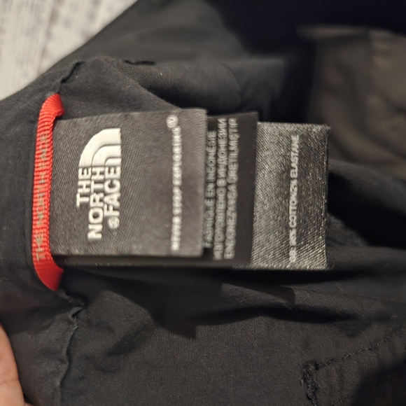 The NorthFace Black Womans Hiking Casual 6" Shorts With Pockets - Picture 5 of 7